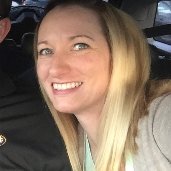 Meet your Posher, Dana - Picture 3 of 3